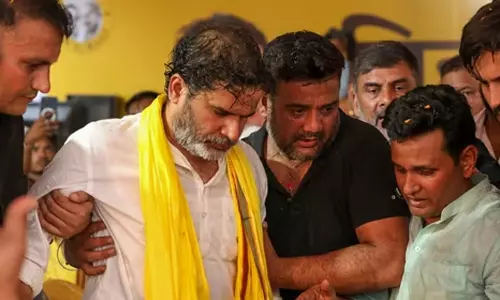 பீகாரில் ரோடு ஷோ சென்றபோது விபத்து: பிரசாந்த் கிஷோர் காயம்