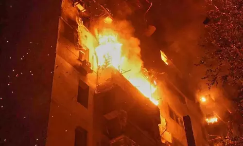 30 ஏவுகணைகள், 300 டிரோன்கள்.. ஒரே நாளில் உக்ரைன் மீது ரஷியா சரமாரி தாக்குதல்