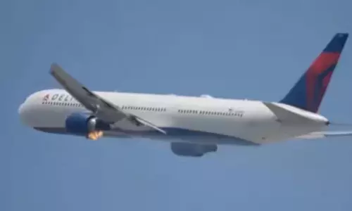 VIDEO: நடுவானில் திடீரென தீப்பிடித்து எரிந்த விமான எஞ்சின்.. லாஸ் ஏஞ்சல்ஸில் பரபரப்பு சம்பவம்