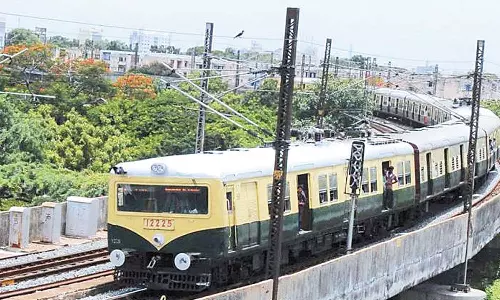 இந்த ஆண்டாவது வேளச்சேரி-பரங்கிமலை பறக்கும் ரெயில் சேவை தொடங்குமா? அதிகாரிகள் கொடுத்த அப்டேட்