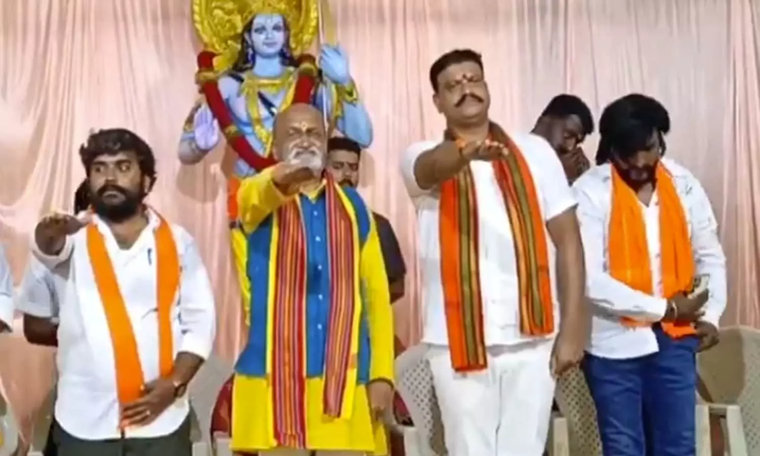 இந்துக்கள் 4வது குழந்தை பெற்றால் ரூ.2 லட்சம் வழங்கப்படும் - ஸ்ரீராம் சேனா அறிவிப்பு