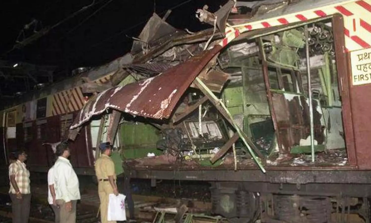 2006 மும்பை ரெயில் குண்டுவெடிப்பில் குற்றம்சாட்டப்பட்ட 12 பேரும் விடுதலை: மும்பை ஐகோர்ட் தீர்ப்பு