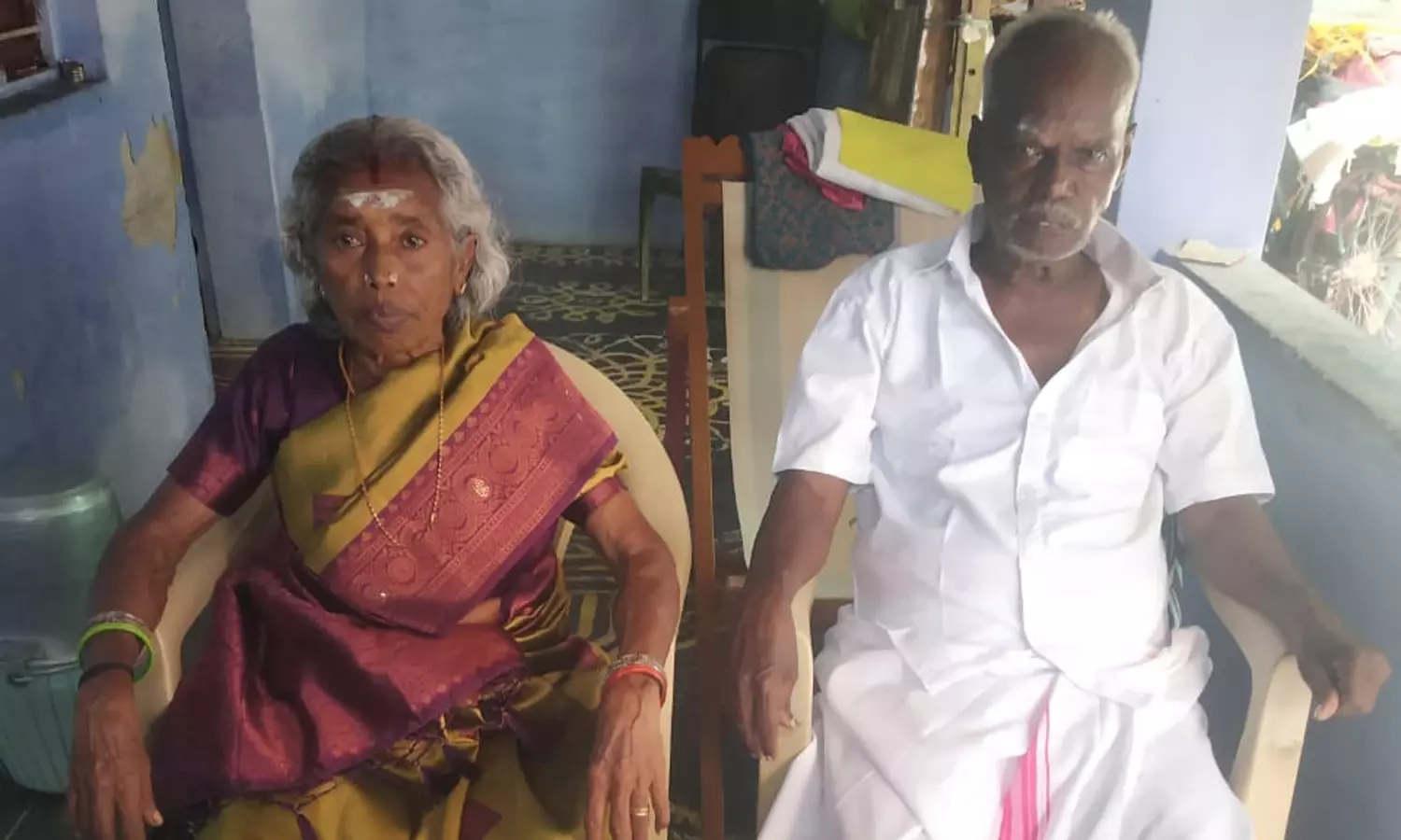 செங்கோட்டை அருகே விஷ வண்டு கடித்து கணவன், மனைவி பலி