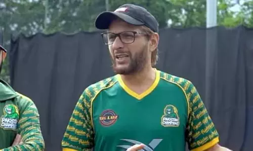 அனைத்திலும் அரசியல் என்றால் எப்படி? இந்தியா - பாகிஸ்தான் ஆட்டம் ரத்து குறித்து அப்ரிடி கருத்து