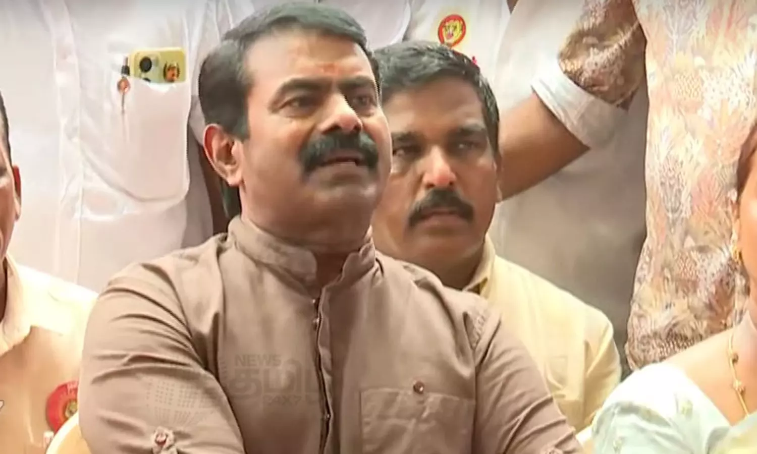 நாங்கள் ஓரணி அல்ல தி.மு.க.வை எதிர்க்கும் ஒரே அணி - சீமான் நாங்கள் ஓரணி அல்ல தி.மு.க.வை எதிர்க்கும் ஒரே அணி - சீமான்