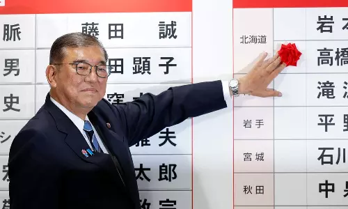 ஜப்பானில் ஆளும் லிபரல் டெமாக்ரடிக் கட்சி தனி பெரும்பான்மையை இழந்தது