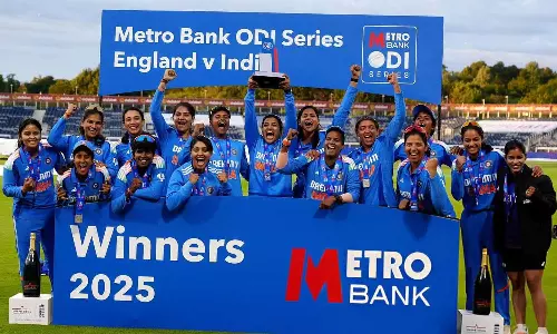 கடைசி ஒருநாள் போட்டி: இங்கிலாந்தை வீழ்த்தி தொடரை கைப்பற்றியது இந்திய மகளிர் அணி