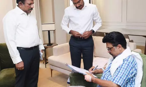 மாவட்ட ஆட்சியர்களுடன் ஆய்வு... பல்வேறு கோப்புகளுக்கு ஒப்புதல் என அரசு பணியில் முதலமைச்சர் மு.க.ஸ்டாலின்