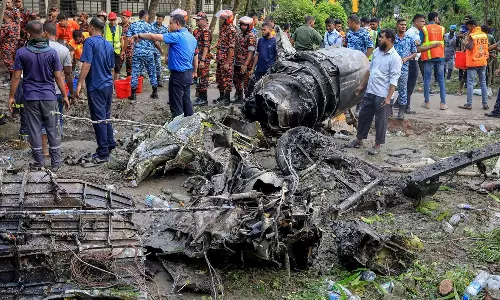 வங்காளதேச விமான விபத்து- மருத்துவர்கள் குழுவை அனுப்பிய இந்தியா
