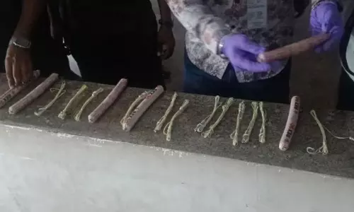 பெங்களூரு: பேருந்து நிலையத்தில் கண்டெடுக்கப்பட்ட வெடிபொருட்கள் - பரபரப்பு சம்பவம்