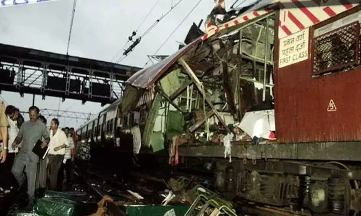 மும்பை குண்டுவெடிப்பு வழக்கு: ஐகோர்ட் தீர்ப்பை நிறுத்தி வைத்து சுப்ரீம் கோர்ட் உத்தரவு