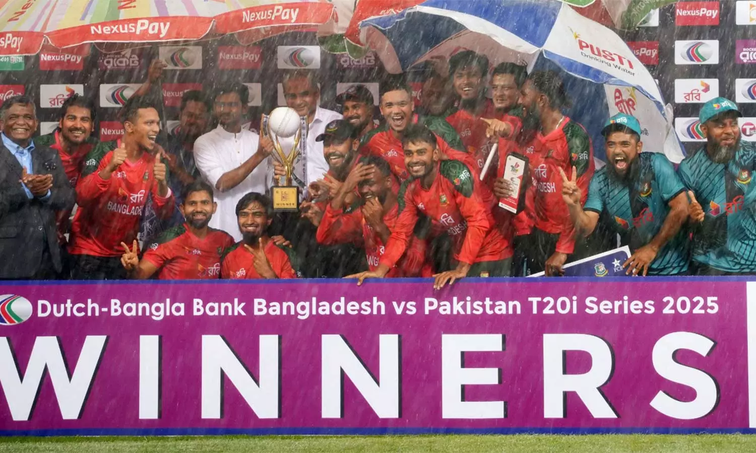 3வது போட்டியில் பாகிஸ்தான் ஆறுதல் வெற்றி: டி20 கோப்பை வென்ற வங்கதேசம்