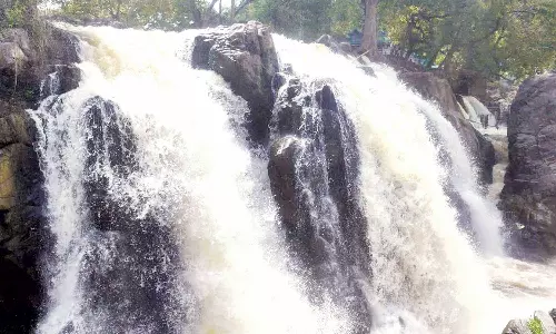 ஒகேனக்கல்லுக்கு நீர்வரத்து 18 ஆயிரம் கனஅடியாக நீடிப்பு