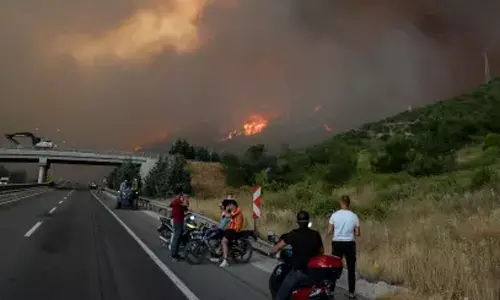 துருக்கியில் சோகம்: காட்டுத்தீயை அணைக்க முயன்ற 10 தீயணைப்பு வீரர்கள் கருகி சாவு