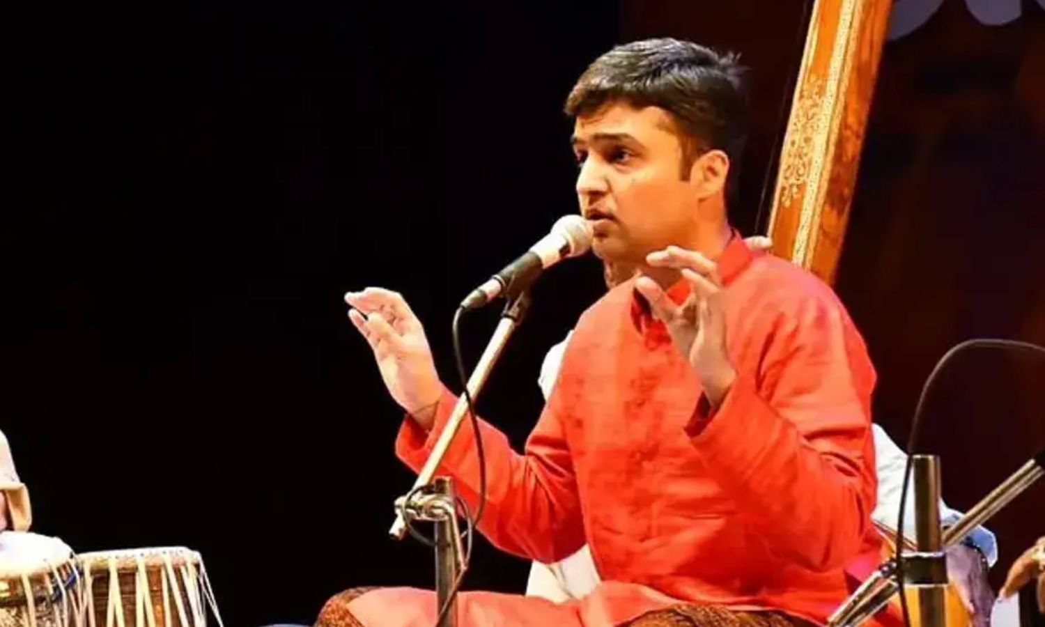 JEE தேர்வில் 6-வது ரேங்க்.. IIT-இல் பட்டம்.. 21 வயதில் IAS - அனைத்தையும் உதறிவிட்டு இசைக் கலைஞரான இளைஞர்!