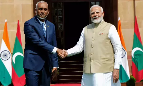 மாலத்தீவு அதிபருடன் பிரதமர் மோடி சந்திப்பு- நாளை இருதரப்பு பேச்சுவார்த்தை