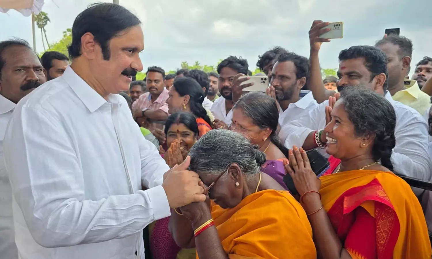 நடைபயணத்திற்கு தடையில்லை - அன்புமணி தரப்பு விளக்கம் நடைபயணத்திற்கு தடையில்லை - அன்புமணி தரப்பு விளக்கம்