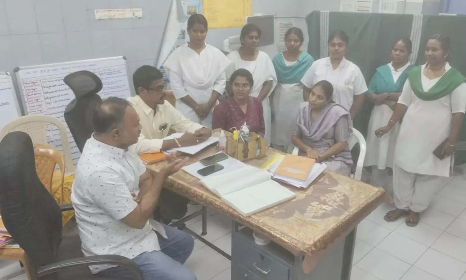 காலாவதியான குளுக்கோஸ் பாக்கெட்டுகள் விநியோகம் - திருப்பூர் மாநகராட்சி ஆஸ்பத்திரி ஊழியர்கள் பணியிட மாற்றம் காலாவதியான குளுக்கோஸ் பாக்கெட்டுகள் விநியோகம் - திருப்பூர் மாநகராட்சி ஆஸ்பத்திரி ஊழியர்கள் பணியிட மாற்றம்