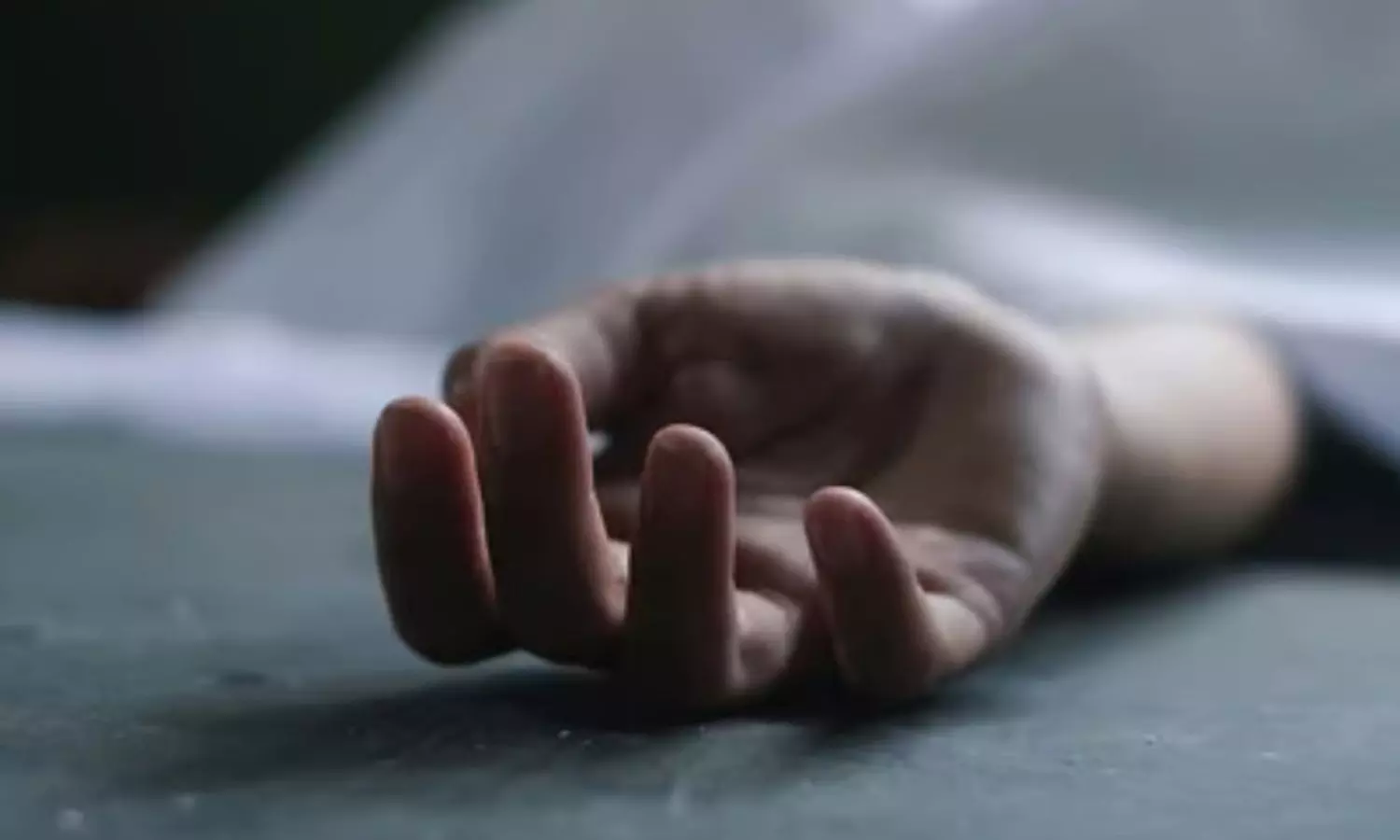 மத்தியப் பிரதேசத்தில் ஒரே குடும்பத்தைச் சேர்ந்த 4 பேர் தற்கொலை