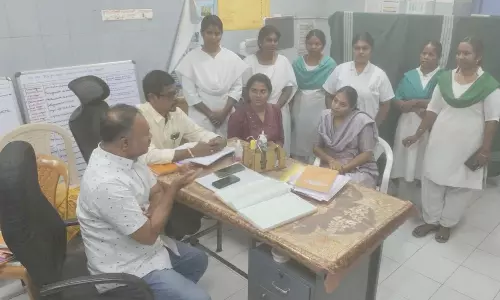 காலாவதியான குளுக்கோஸ் பாக்கெட்டுகள் விநியோகம் - திருப்பூர் மாநகராட்சி ஆஸ்பத்திரி ஊழியர்கள் பணியிட மாற்றம்