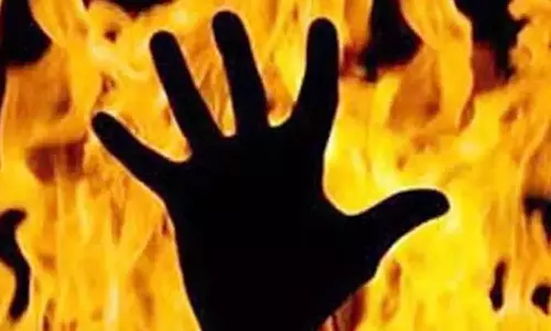 மனைவி இறந்த துக்கத்தில் மயானத்தில் தீக்குளித்து கணவர் தற்கொலை- உருக்கமான கடிதம் சிக்கியது