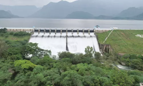 ஆழியாறு அணையில் இருந்து உபரி நீர் திறப்பு அதிகரிப்பு