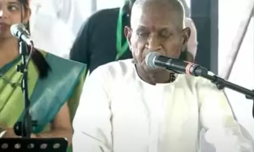 இசைஞானி இளையராஜாவின் இசை நிகழ்ச்சியை ரசித்து கேட்ட பிரதமர் மோடி