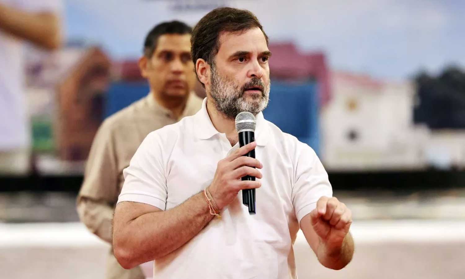 பாகிஸ்தான் தாக்குதலில் பெற்றோரை இழந்த 22 குழந்தைகளை தத்தெடுக்க ராகுல் காந்தி முடிவு