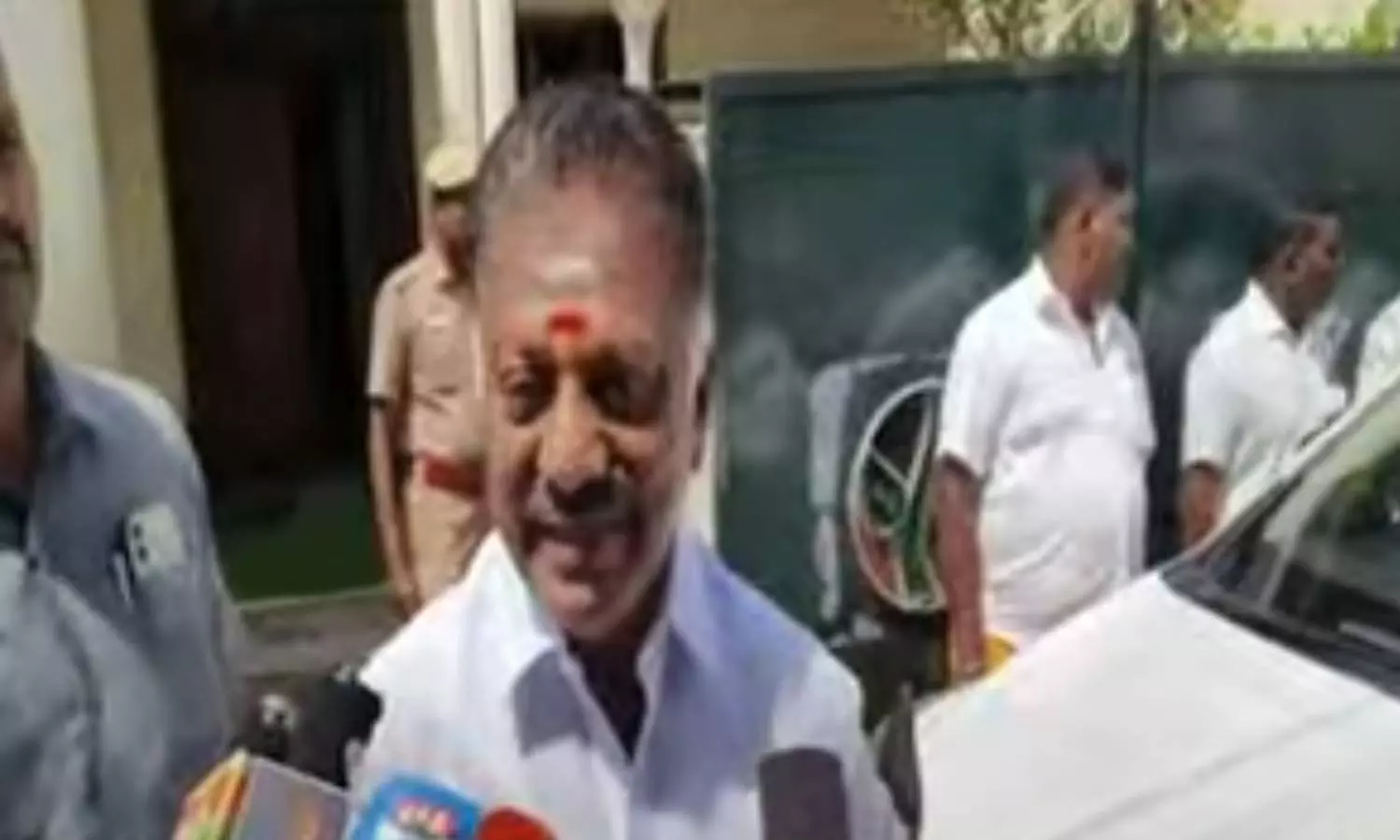 த.வெ.க.வுடன் கூட்டணியா? - ஓ.பன்னீர்செல்வம் விளக்கம் த.வெ.க.வுடன் கூட்டணியா? - ஓ.பன்னீர்செல்வம் விளக்கம்