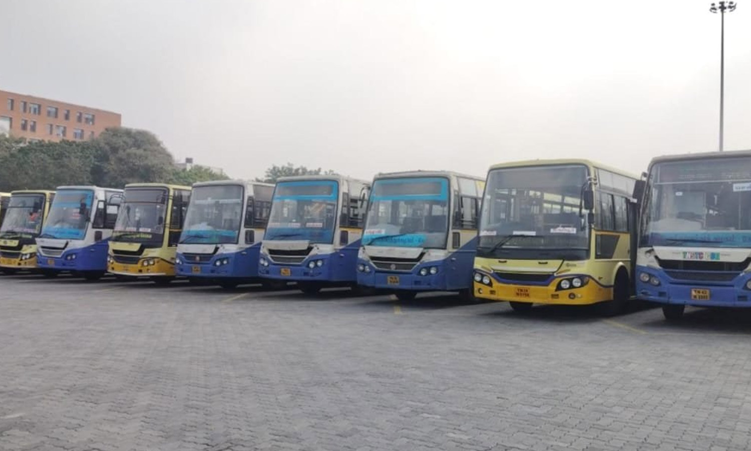 ஆடிப்பெருக்கு, வார இறுதி நாட்கள்: கிளாம்பாக்கத்தில் இருந்து சிறப்பு பஸ்கள் இயக்கம்