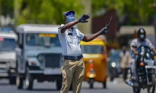 பல்லாவரம்-துரைப்பாக்கம் ரேடியல் சாலையில் போக்குவரத்து மாற்றம்