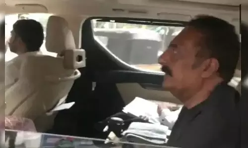 ஆன்லைன் சூதாட்ட செயலி வழக்கு- நடிகர் பிரகாஷ்ராஜ் ஆஜர்