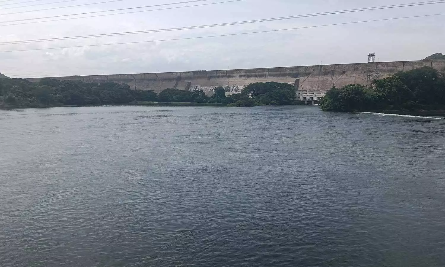 மேட்டூர் அணைக்கு நீர்வரத்து குறைந்தது மேட்டூர் அணைக்கு நீர்வரத்து குறைந்தது