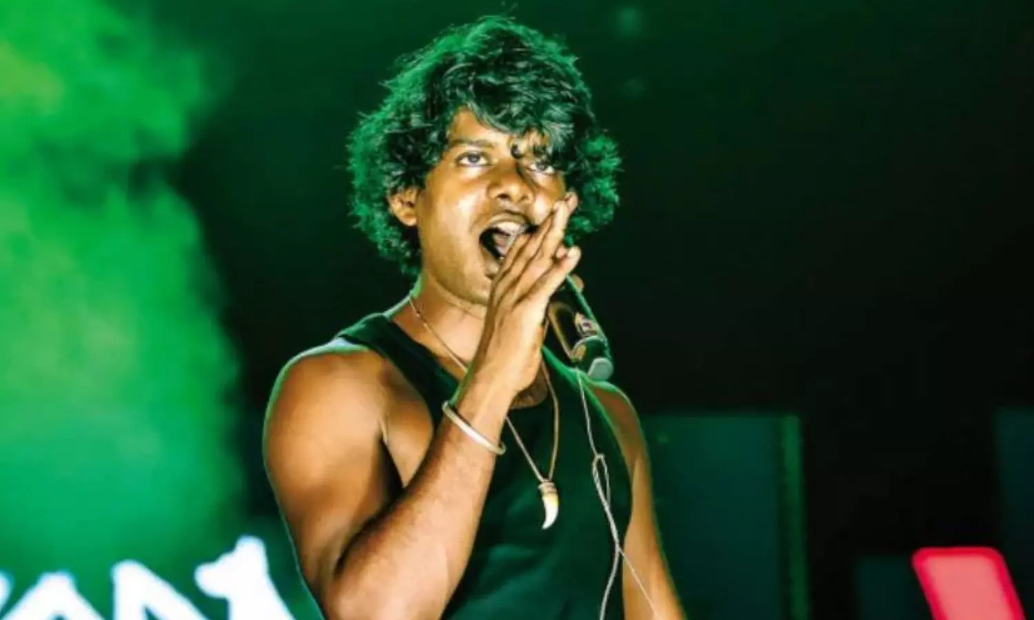 மலையாள ராப் பாடகர் வேடன் மீது பெண் மருத்துவர் பாலியல் வன்கொடுமை புகார்.. போலீஸ் வழக்குப்பதிவு மலையாள ராப் பாடகர் வேடன் மீது பெண் மருத்துவர் பாலியல் வன்கொடுமை புகார்.. போலீஸ் வழக்குப்பதிவு