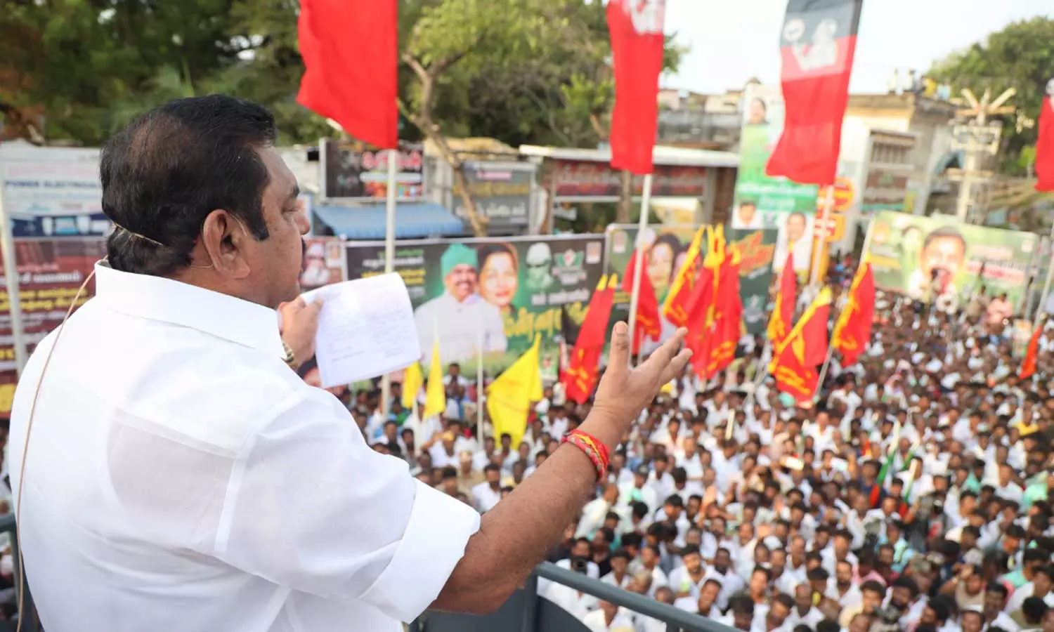 தமிழகம் கலவர பூமியாகிவிட்டது: ராமநாதபுரத்தில் எடப்பாடி பழனிசாமி பேச்சு..! தமிழகம் கலவர பூமியாகிவிட்டது: ராமநாதபுரத்தில் எடப்பாடி பழனிசாமி பேச்சு..!