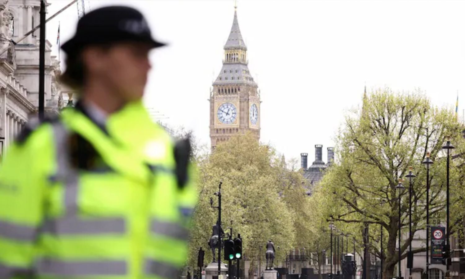 லண்டனில் சீக்கிய இளைஞர் கத்தியால் குத்திக் கொலை.. 3 பெண்கள் உட்பட 5 பேர் கைது