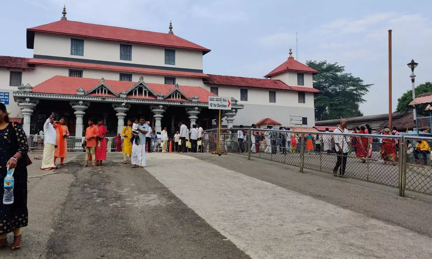 தர்மஸ்தலா மர்ம மரண வழக்கு: சிறப்பு விசாரணை குழு தலைவர் மத்திய அரசு பணிக்கு மாற்றம் தர்மஸ்தலா மர்ம மரண வழக்கு: சிறப்பு விசாரணை குழு தலைவர் மத்திய அரசு பணிக்கு மாற்றம்
