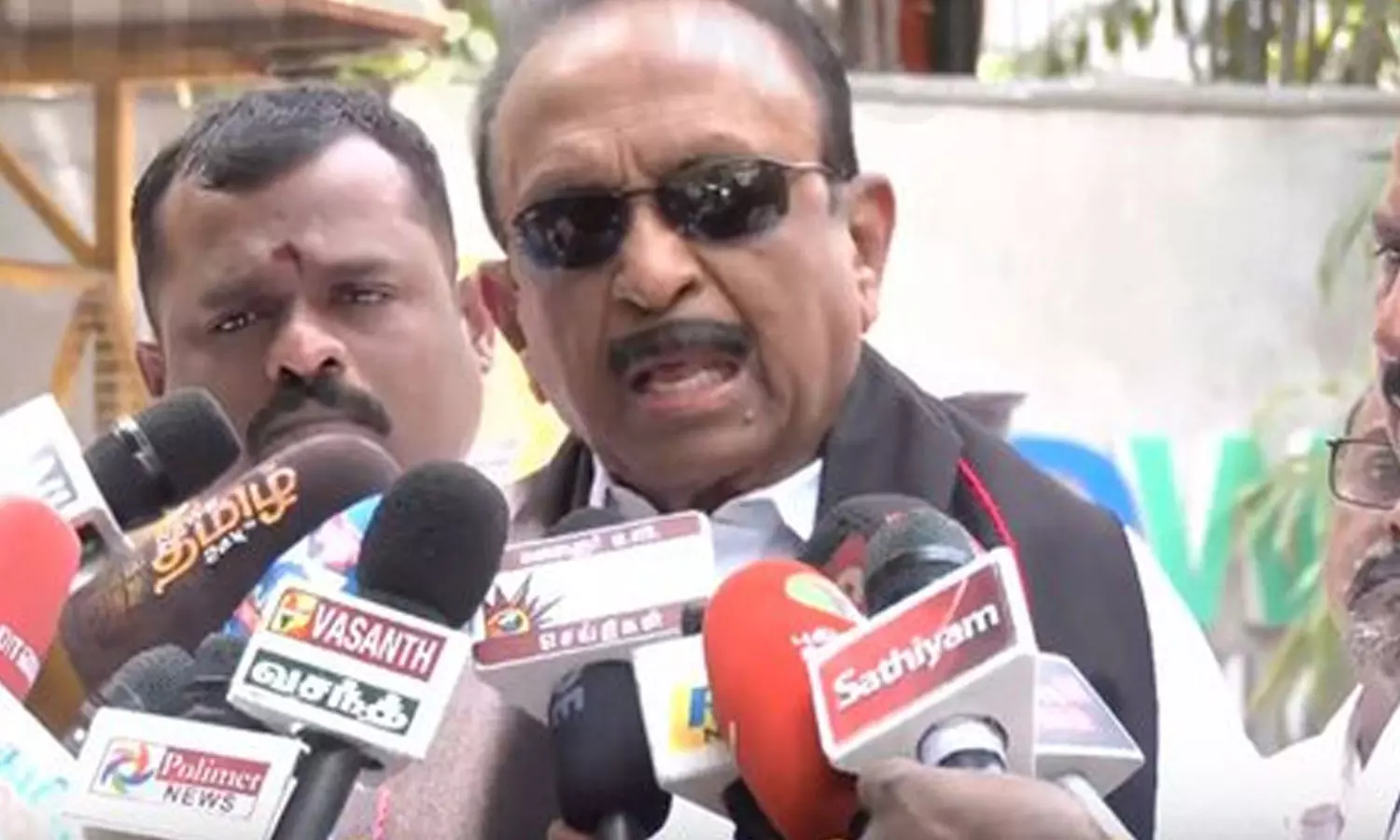 கூட்டணி அரசு என்ற பேச்சுக்கே இடமில்லை- முதலமைச்சர் மு.க.ஸ்டாலினை சந்தித்த பின் வைகோ பேட்டி கூட்டணி அரசு என்ற பேச்சுக்கே இடமில்லை- முதலமைச்சர் மு.க.ஸ்டாலினை சந்தித்த பின் வைகோ பேட்டி