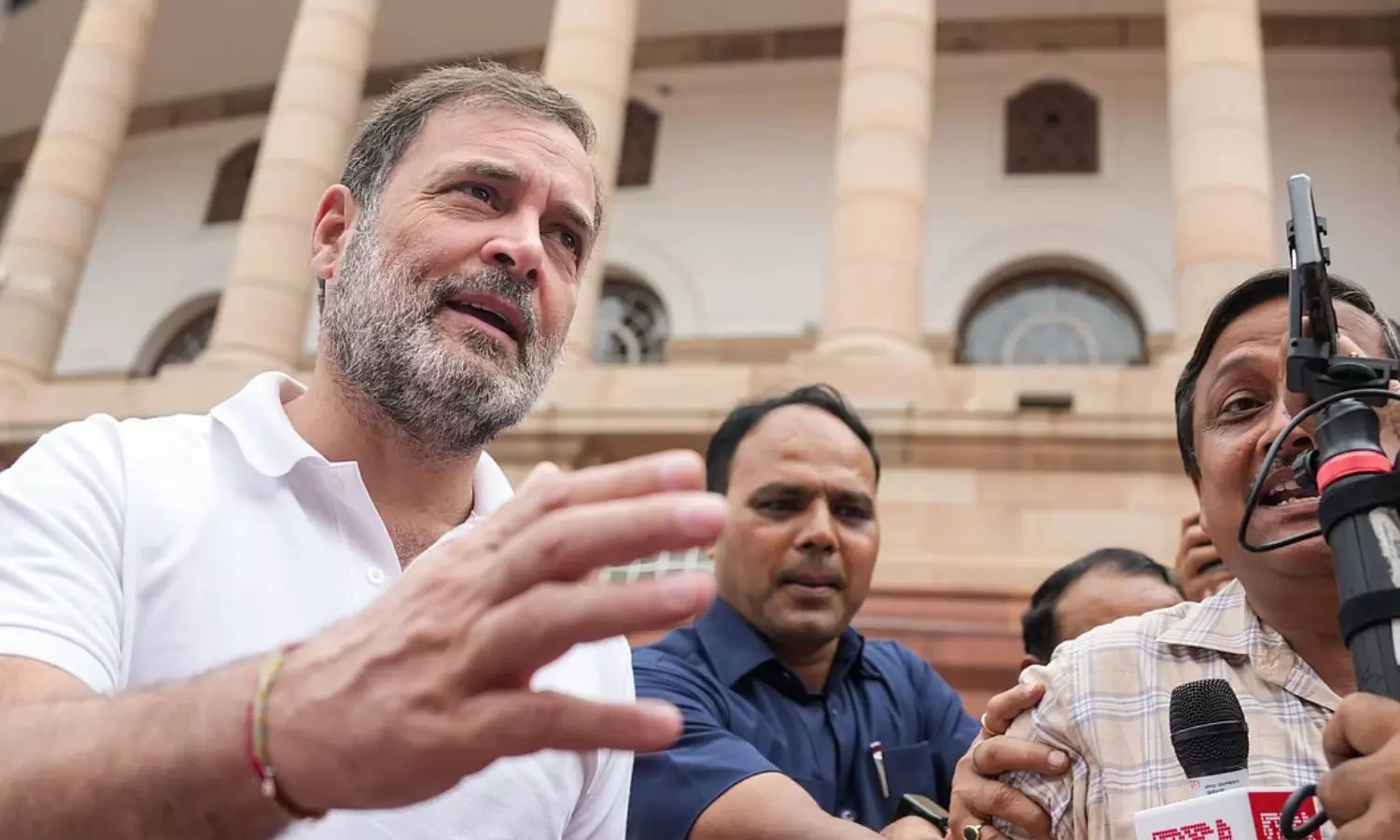 பாஜகவுக்காக வாக்கு திருடும் தேர்தல் ஆணையம்.. 100% உறுதியான ஆதாரம் இருக்கு.. யாரையும் விடமாட்டோம் - ராகுல் பாஜகவுக்காக வாக்கு திருடும் தேர்தல் ஆணையம்.. 100% உறுதியான ஆதாரம் இருக்கு.. யாரையும் விடமாட்டோம் - ராகுல்