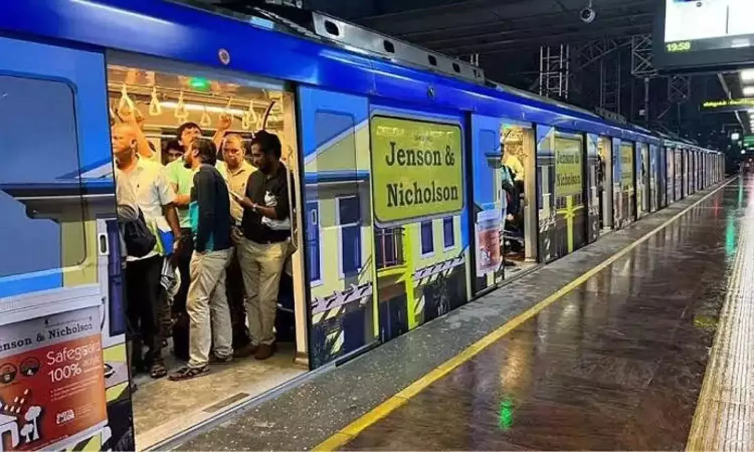 10 ஆண்டுகளில் மிகவும் அதிகம்- மெட்ரோ ரெயிலில் ஜூலை மாதம் 1.03 கோடி பேர் பயணம் 10 ஆண்டுகளில் மிகவும் அதிகம்- மெட்ரோ ரெயிலில் ஜூலை மாதம் 1.03 கோடி பேர் பயணம்