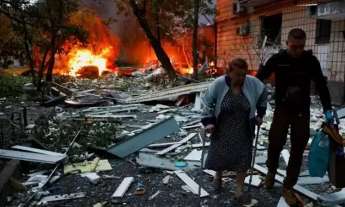 309 டிரோன்கள்.. 8 ஏவுகணைகள்: உக்ரைன் மீது ரஷியா தாக்குதல்.. 16 பேர் பலி -  155 பேர் காயம்