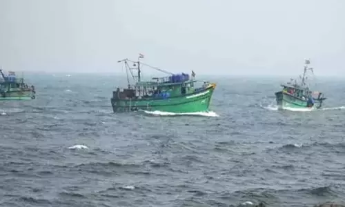 மீனவர்களை தாக்கி ரூ.5 லட்சம் மதிப்பிலான வலைகள் கொள்ளை- இலங்கை கடற்கொள்ளையர்கள் அட்டூழியம்