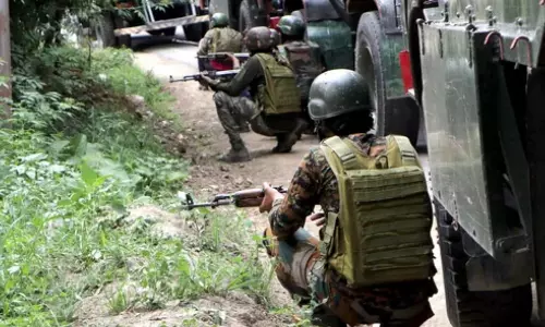 ஆபரேஷன் அகால்: ஜம்மு காஷ்மீரில் ராணுவத்துடன் மோதல் - 2 பயங்கரவாதிகள் உயிரிழப்பு