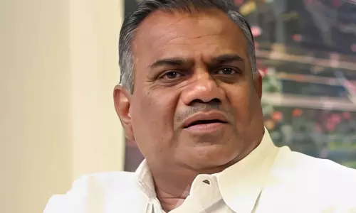 த.வெ.க. நிகழ்ச்சிகளில் என் புகைப்படத்தை பயன்படுத்தக் கூடாது - பொதுச்செயலாளர் அதிரடி உத்தரவு