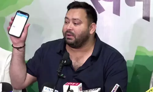 வாக்காளர் பட்டியலில் எனது பெயரை காணவில்லை - தேஜஸ்வி குற்றச்சாட்டு - தேர்தல் ஆணையம் விளக்கம்!