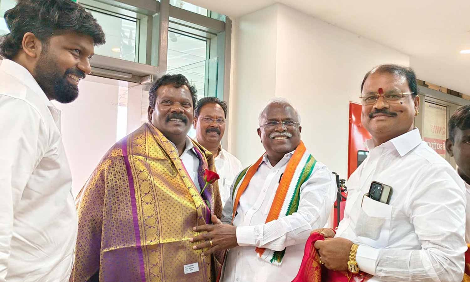 தமிழகத்தில் போதைப்பொருள் விற்பனை: இ.பி.எஸ். சொல்வதை தமிழக மக்கள் ஏற்றுக்கொள்ள மாட்டார்கள்- செல்வப்பெருந்தகை