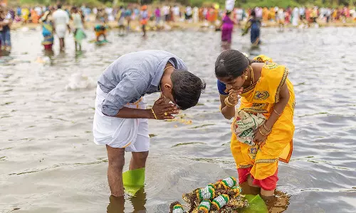 பிரிந்த தம்பதியை ஒன்று சேர்க்கும் ஆடிப்பெருக்கு