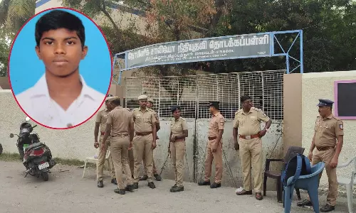 பள்ளி கிணற்றில் மாணவர் மர்ம சாவு- உடலை வாங்க 2-வது நாளாக பெற்றோர் மறுப்பு