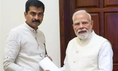 பிரதமர் மோடியுடன் துரை வைகோ சந்திப்பு