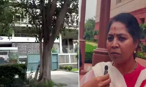 எம்.பி.யிடம் செயின் பறிப்பு: சட்டம்- ஒழுங்கு எங்கே? மத்திய அரசை சாடிய எதிர்க்கட்சி எம்.பி.க்கள்..!